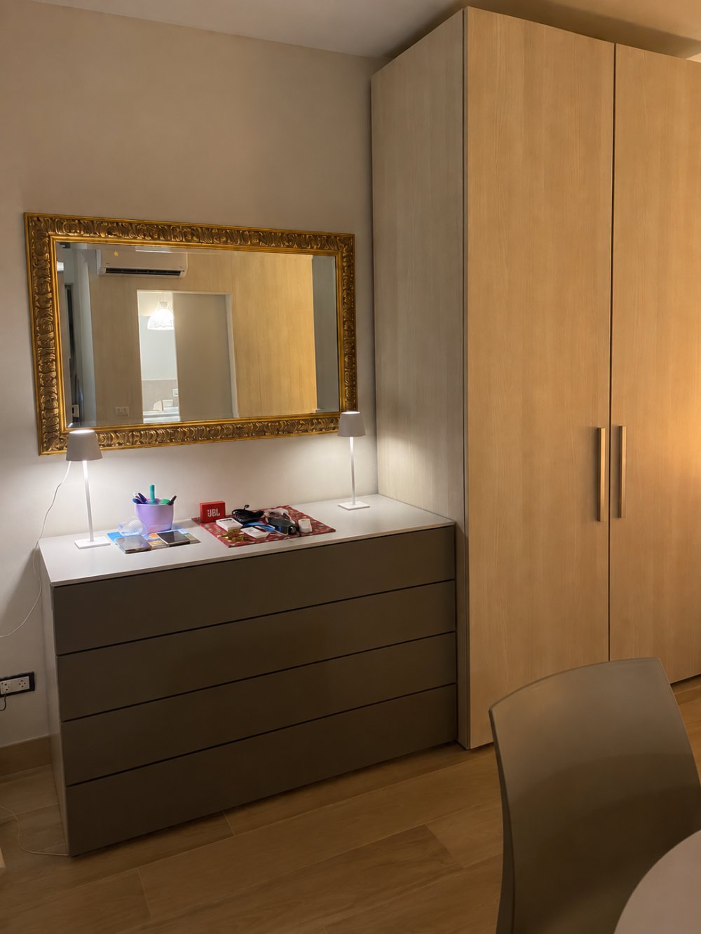 Wardrobe & Dressing Area